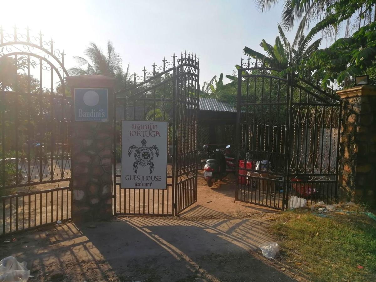 Tortuga Guesthouse Kampot Esterno foto