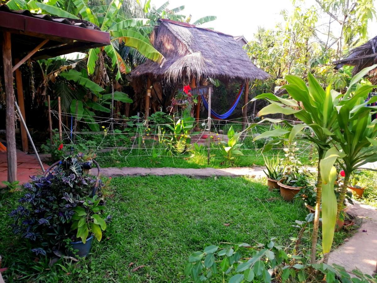Tortuga Guesthouse Kampot Esterno foto