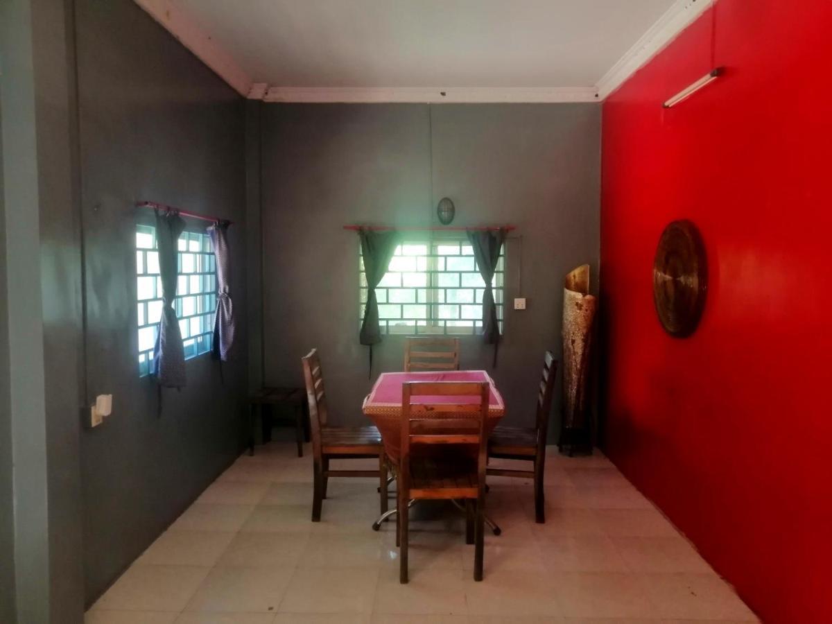 Tortuga Guesthouse Kampot Esterno foto