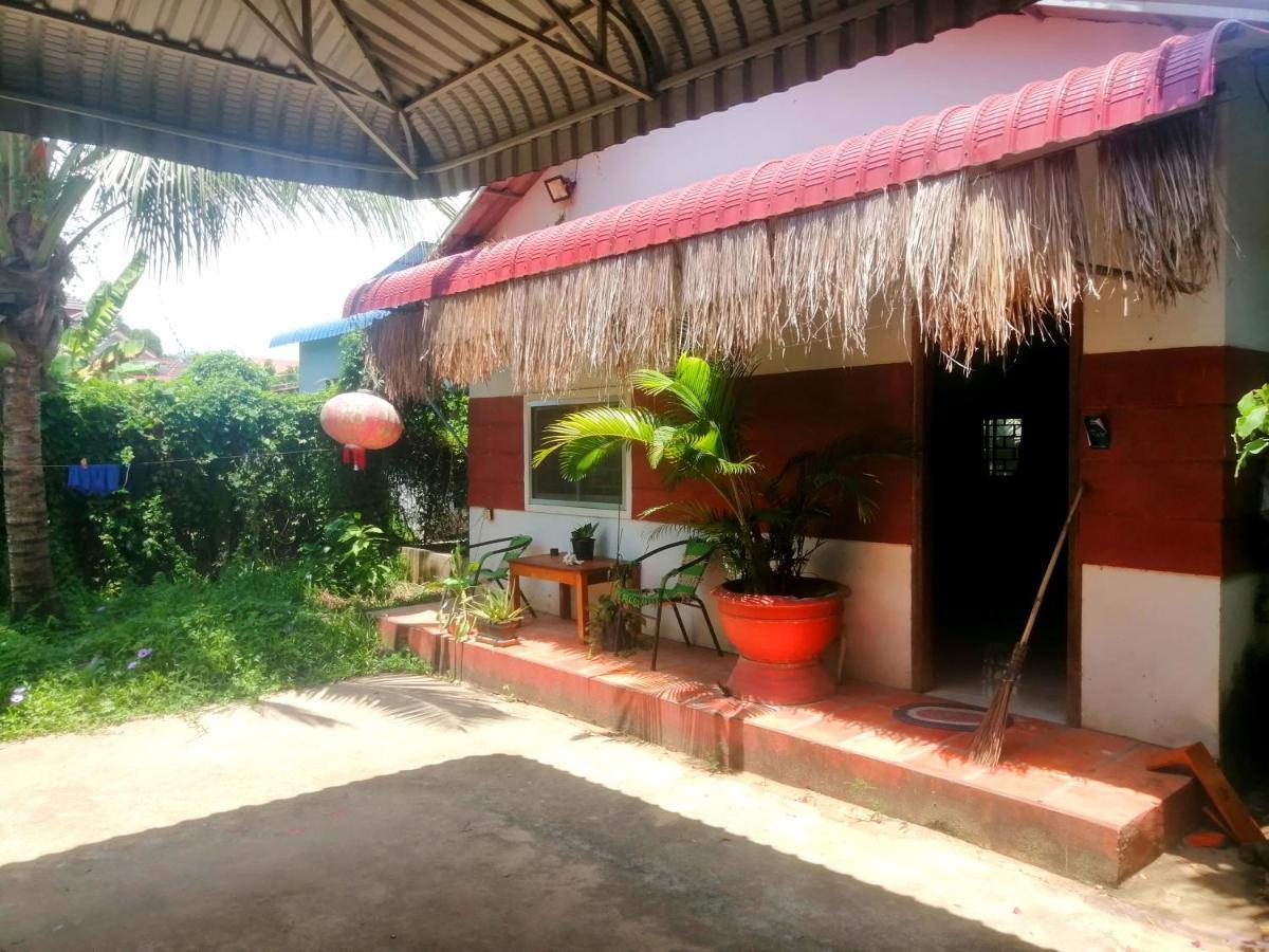 Tortuga Guesthouse Kampot Esterno foto