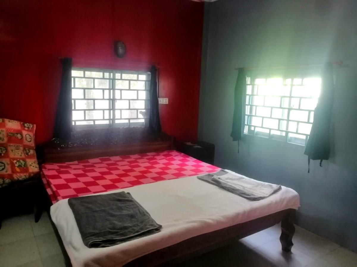 Tortuga Guesthouse Kampot Esterno foto