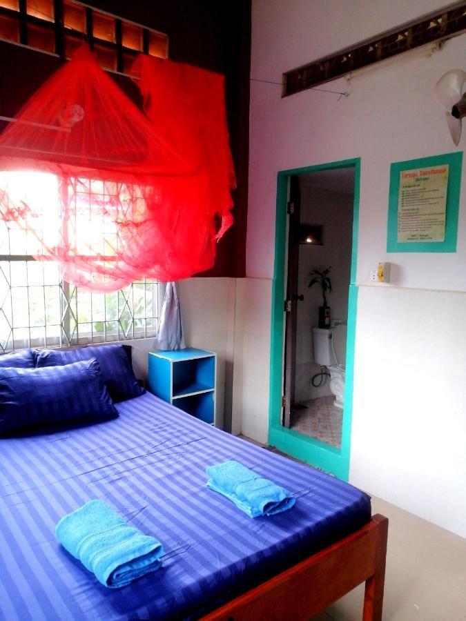 Tortuga Guesthouse Kampot Esterno foto