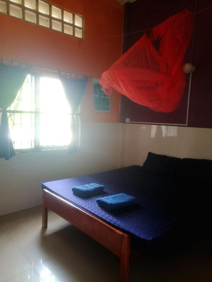 Tortuga Guesthouse Kampot Esterno foto