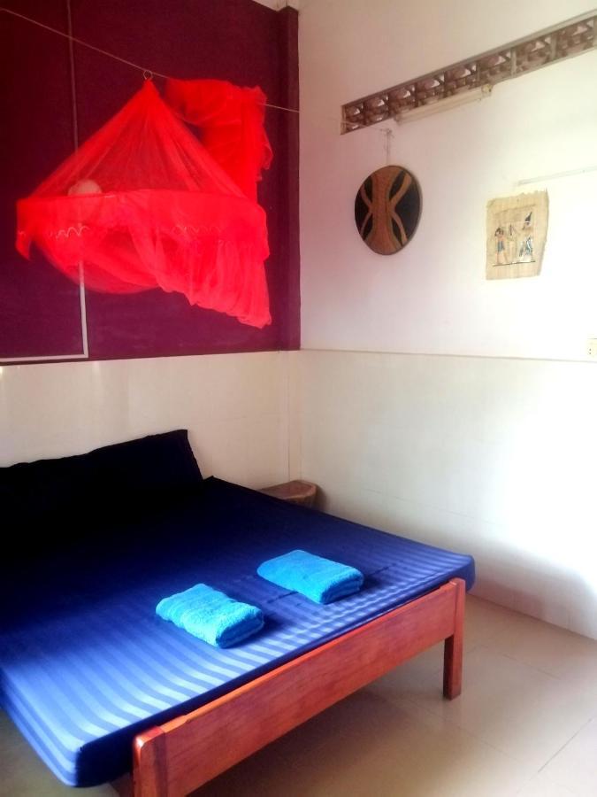 Tortuga Guesthouse Kampot Esterno foto